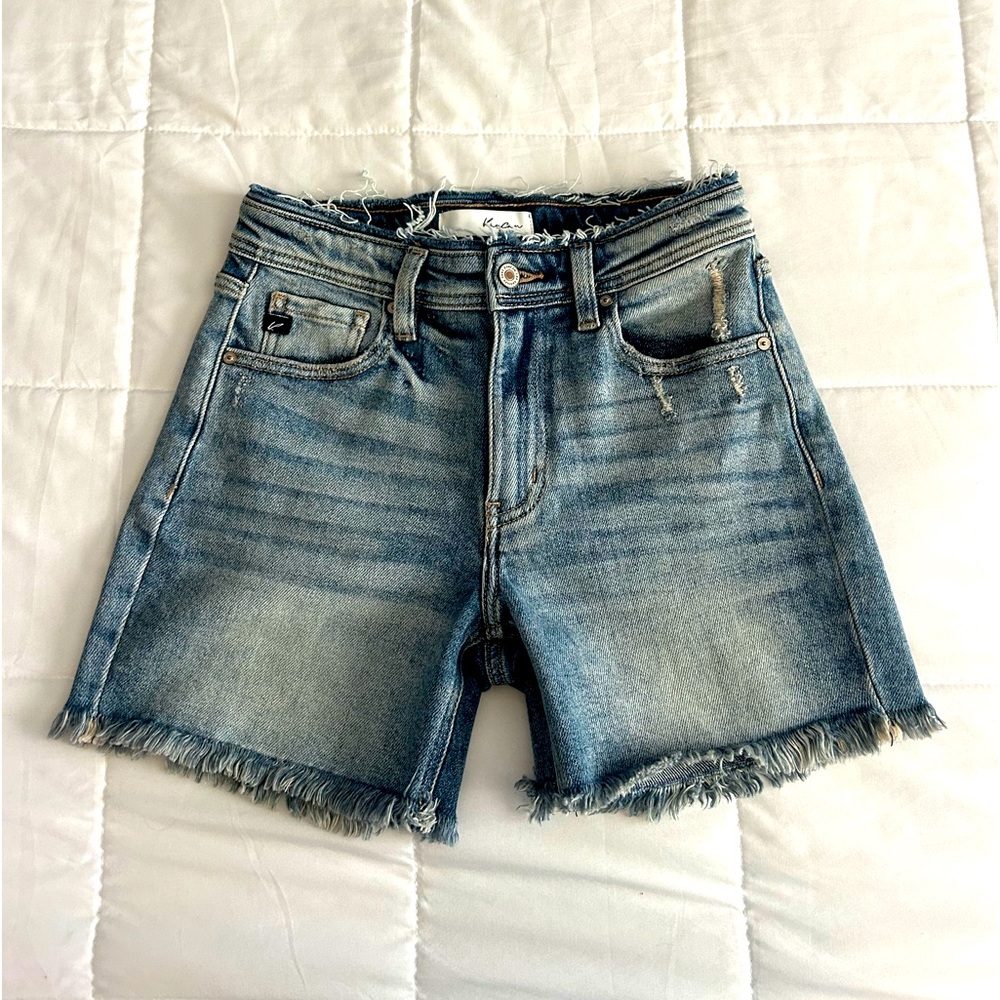 FREE TEE/ KANCAN HIGH RISE SHORTS